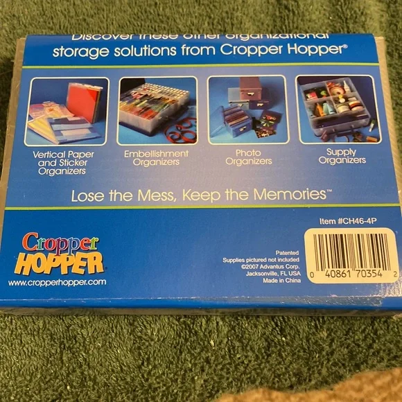 Vintage and NWT set of five sealed photo protector cases - Picture 3 of 3